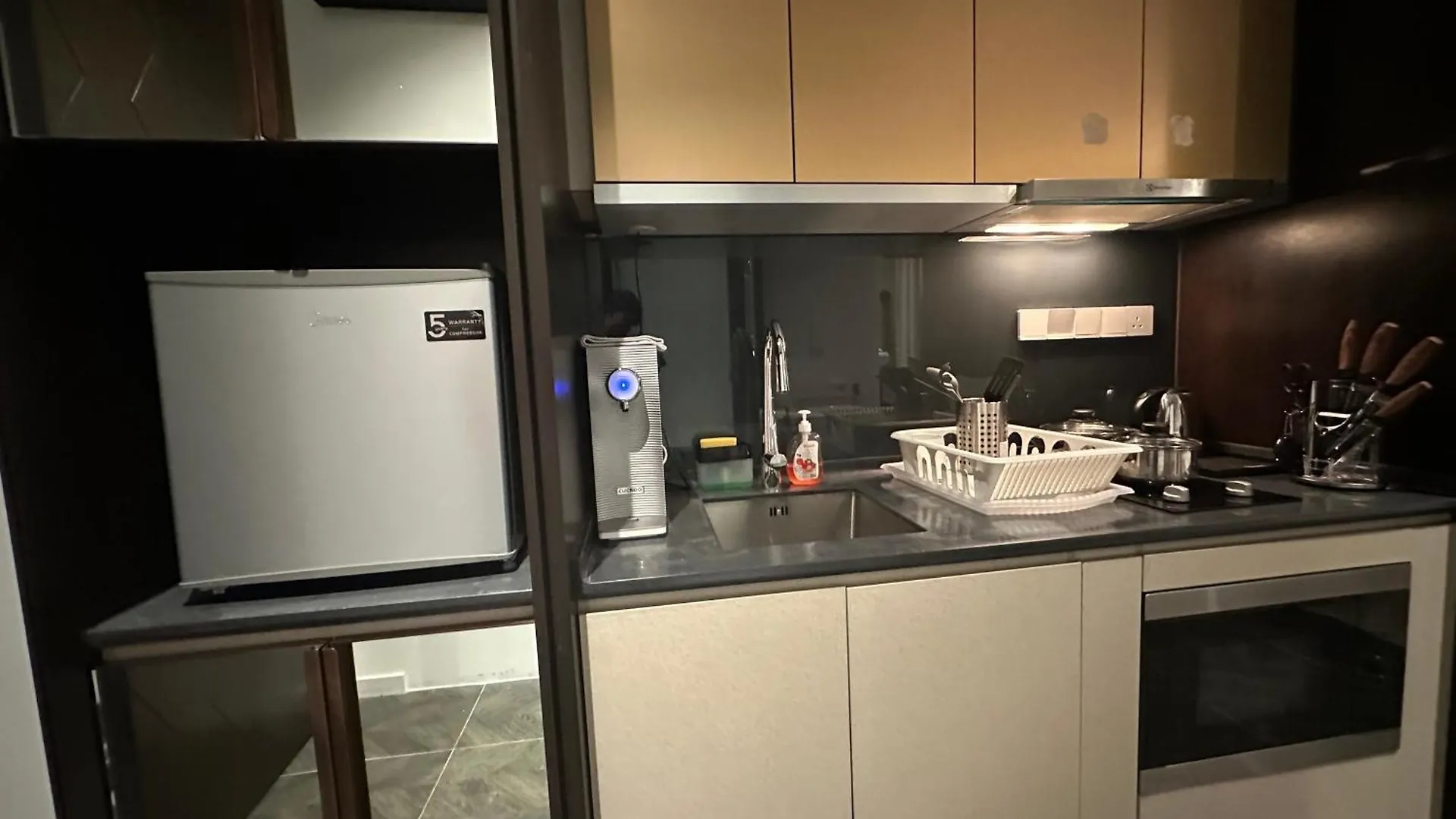 Scarletz Suites Klcc By Cozy Escape 쿠알라룸푸르 아파트